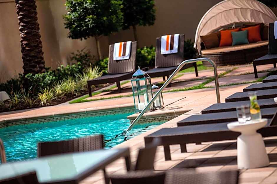 Renaissance by Marriott Baton Rouge Hotel