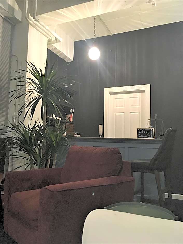 The LANAI HOSTEL