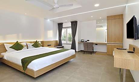Treebo City Inn, Satara