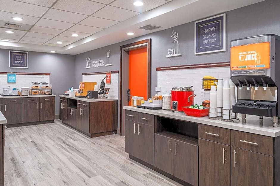 Hampton Inn By Hilton & Suites Agoura Hills