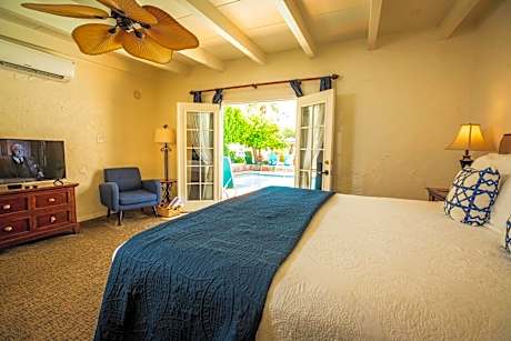 King Suite with Pool View