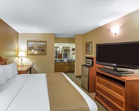 ADA Accessible Standard King Non-Smoking