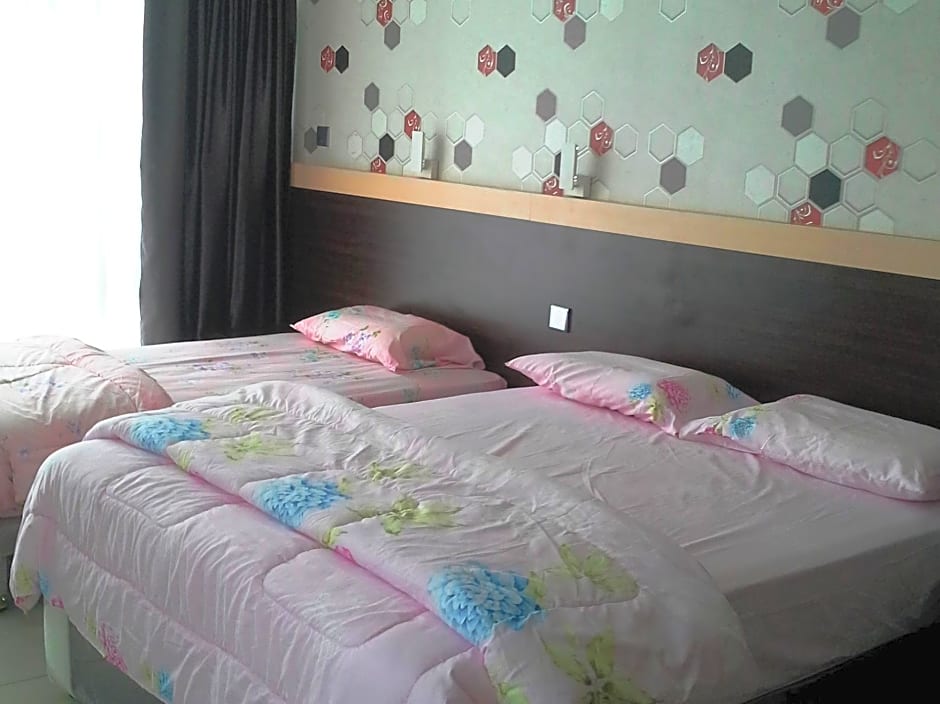 Strawberry Garden Hotel