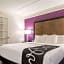 La Quinta Inn & Suites by Wyndham Alexandria Airport