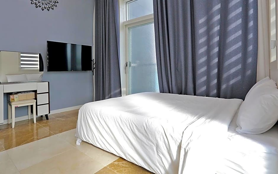 Gangneung Buchaegil Motel and Pension