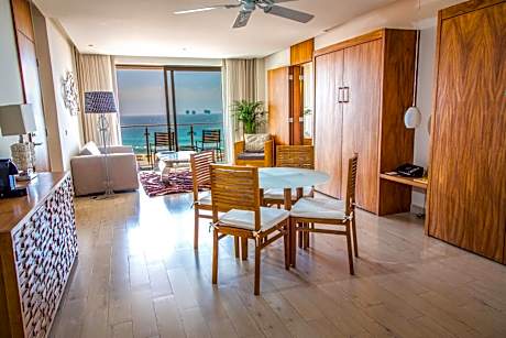 Finisterra One Bedroom Master Suite Individual