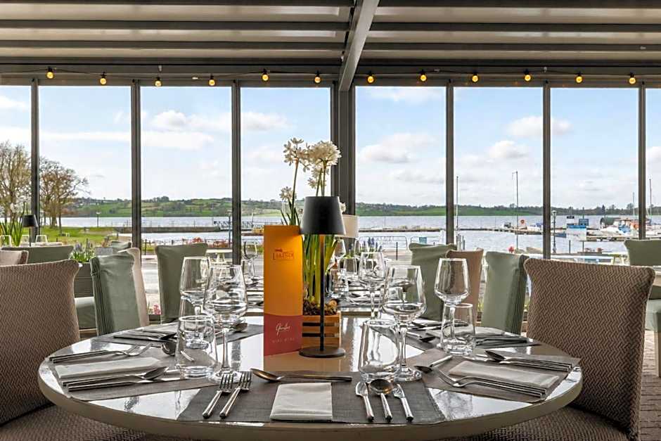 Lakeside Manor Hotel