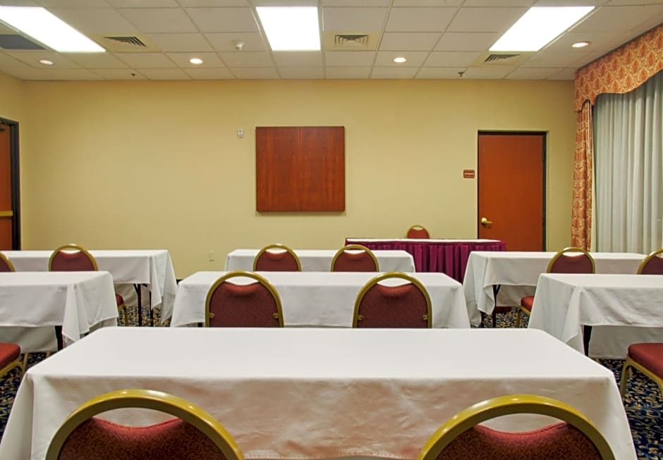 Holiday Inn Express & Suites Houston - Memorial Park Area