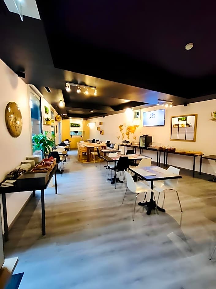 Standing Hotel Suites by Actisource