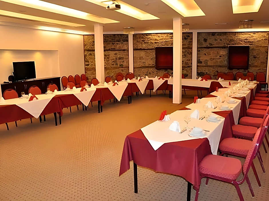 Otantik Hotel Club & Spa
