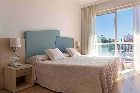 Double Room with Partial Sea View
