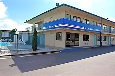 Motel 6-Carlsbad, NM