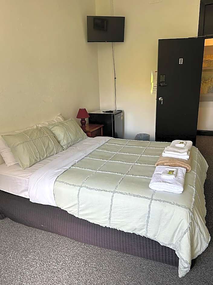 imperial hotel motel portland 2847