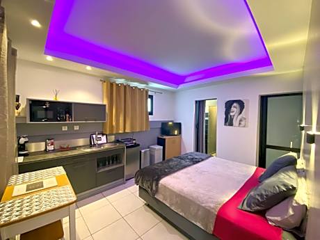 Hostal 170 Room 14 Service Appartement