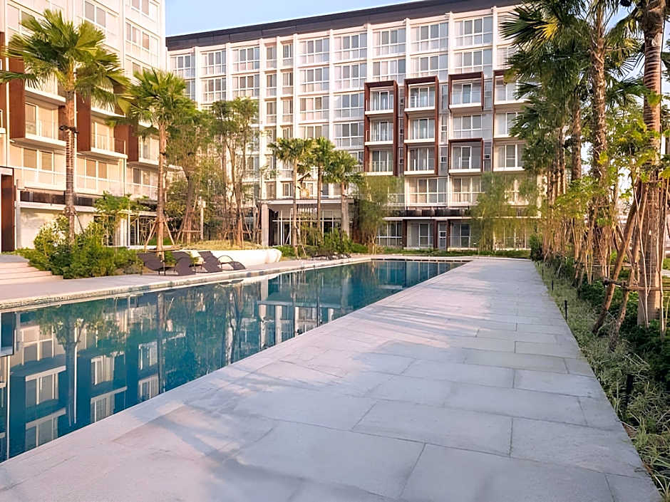 The Idle Hotel and Residence