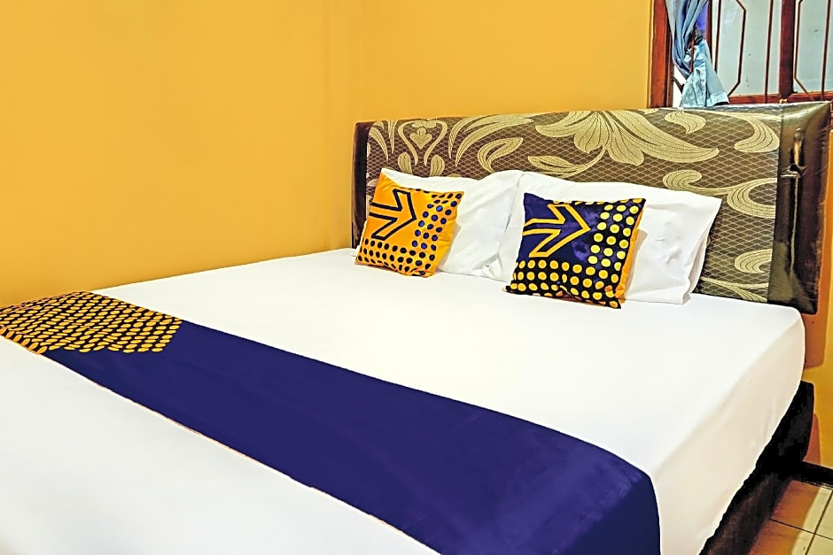 SPOT ON 92450 Homestay Simpang Panji Suroso Syaria