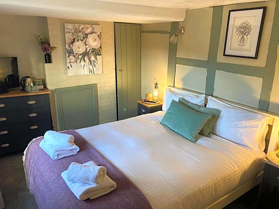 Double Room with Private Bathroom — 4 fotoğraftan 1. fotoğraf