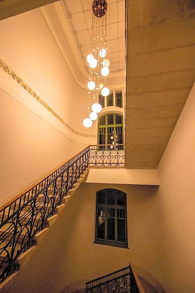 VISAJ Deluxe Downtown