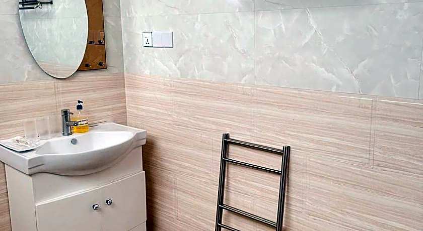 YAMA HOTEL & ROOFTOP BAR