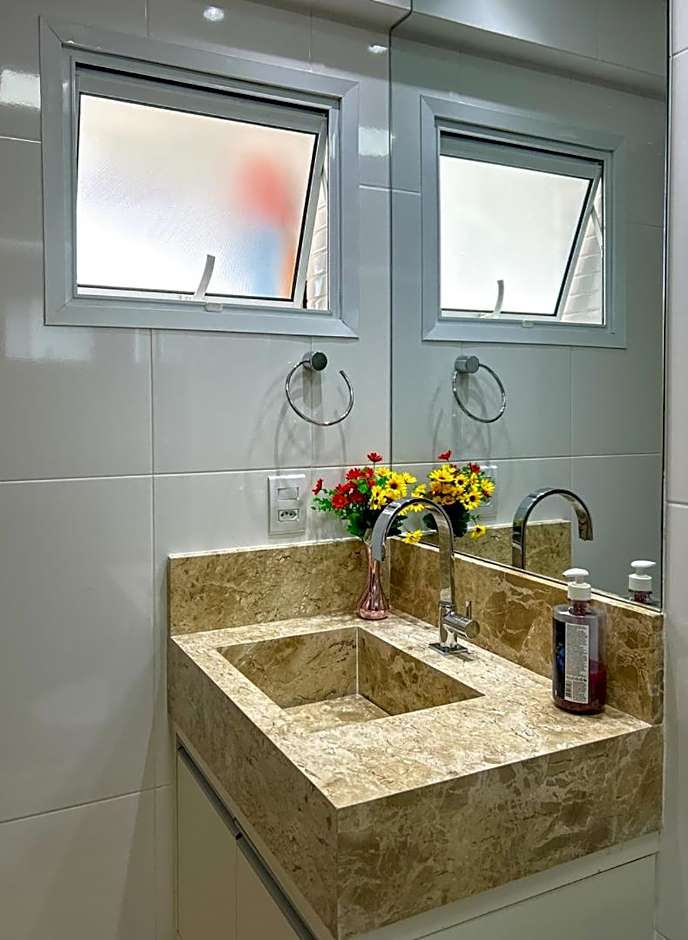 Otimo apto de frente para Praia do Boqueirao SP