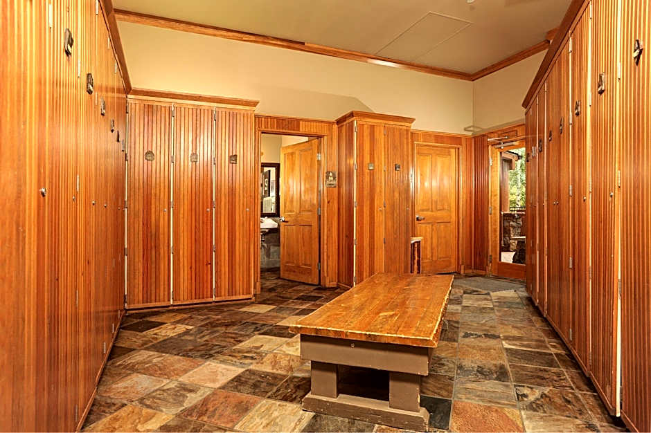 Jackpine & Black Bear Lodge