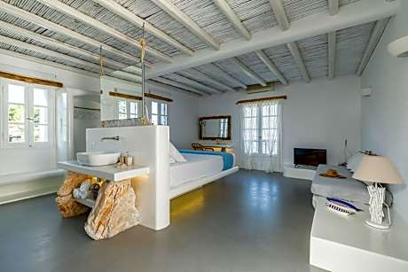 Deluxe Suite with Sea View