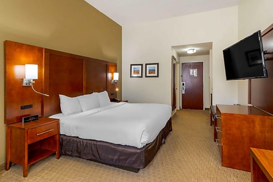 Comfort Inn & Suites