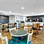 La Quinta Inn & Suites by Wyndham Cleveland Independence