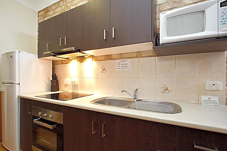 Highlander Motor Inn