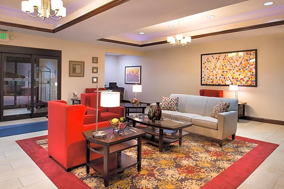 Holiday Inn Express & Suites Pittsburg By IHG