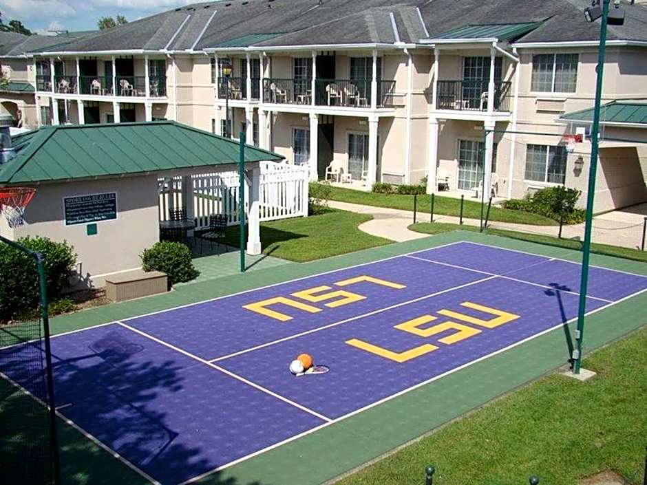 Richmond Inn & Suites, A Trademark Collection Hotel