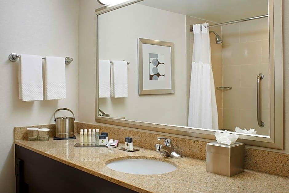 DoubleTree By Hilton Hotel Detroit-Dearborn