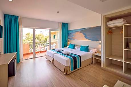 Premium Twin Room with Side Sea View and Balcony