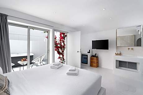 Cave Suite with Private Jacuzzi & Private Steam Room - D2