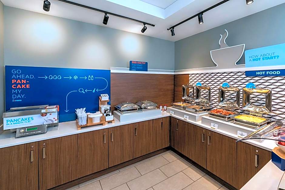 Holiday Inn Express Hotel & Suites North Bay By IHG