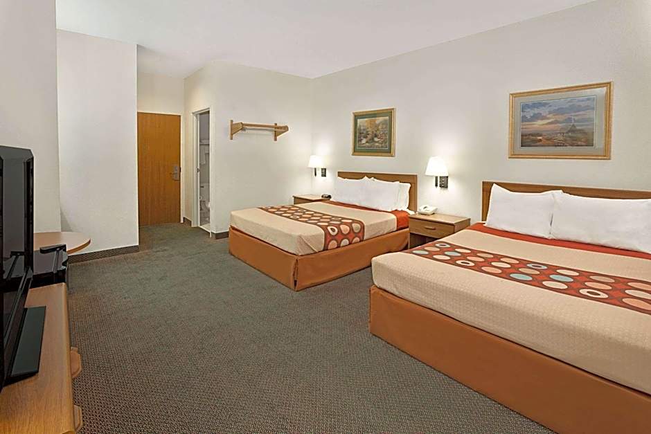 Super 8 by Wyndham Hampshire IL