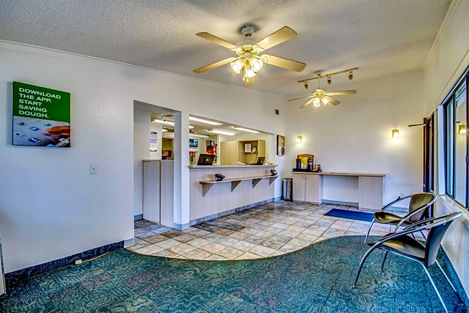 Motel 6-Saint Joseph, MO