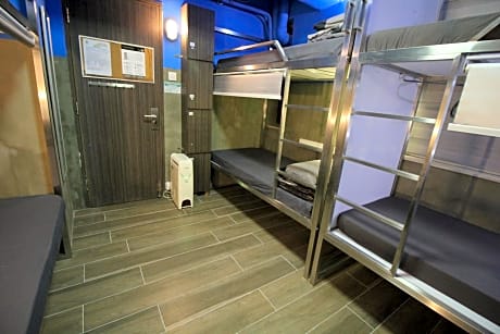 Bed in 8-Bed Mixed Dormitory Room