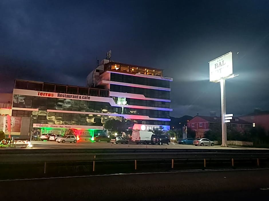 Bal Hotel