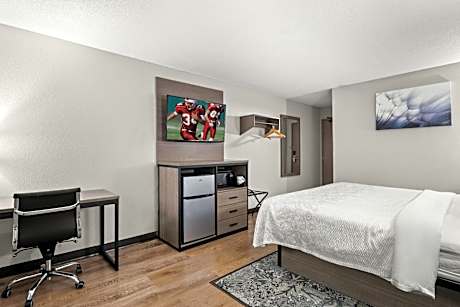 Red Roof Plus Belleville