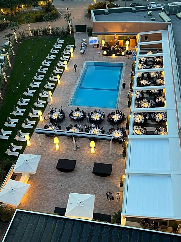 The Sydney Hotel