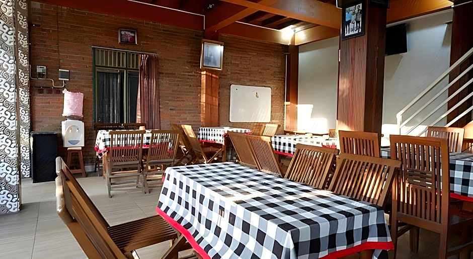 RedDoorz Syariah near Menara Kudus