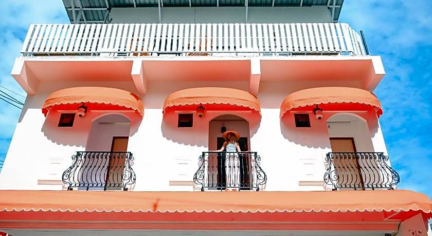 Sidewalk Boutique Hotel