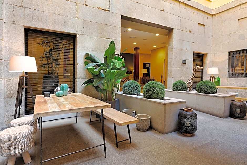 Catalonia Puerta Del Sol