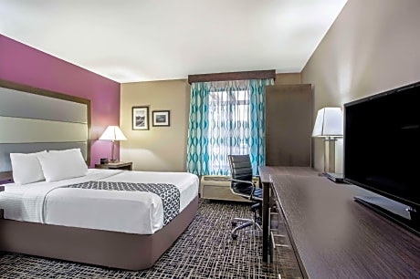 1 Queen Bed Mobility Accessible Room Non-Smoking