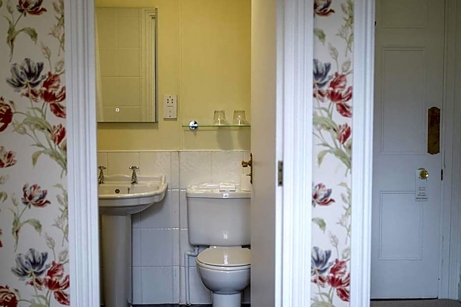 Woodland Manor Hotel