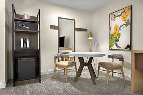 Executive King Suite with Pool View