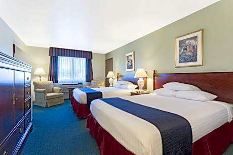 Deluxe Queen Room with Two Queen Beds - Non-Smoking