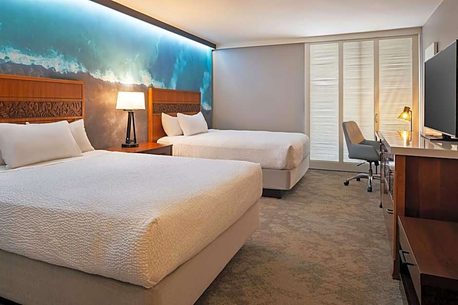 Courtyard by Marriott King Kamehameha's Kona Beach Hotel