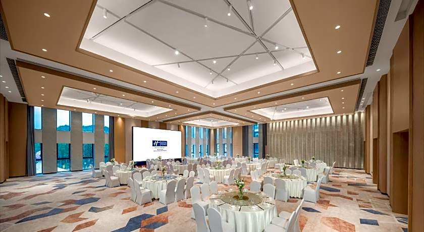 Holiday Inn Express Tengchong Hot Spring By IHG